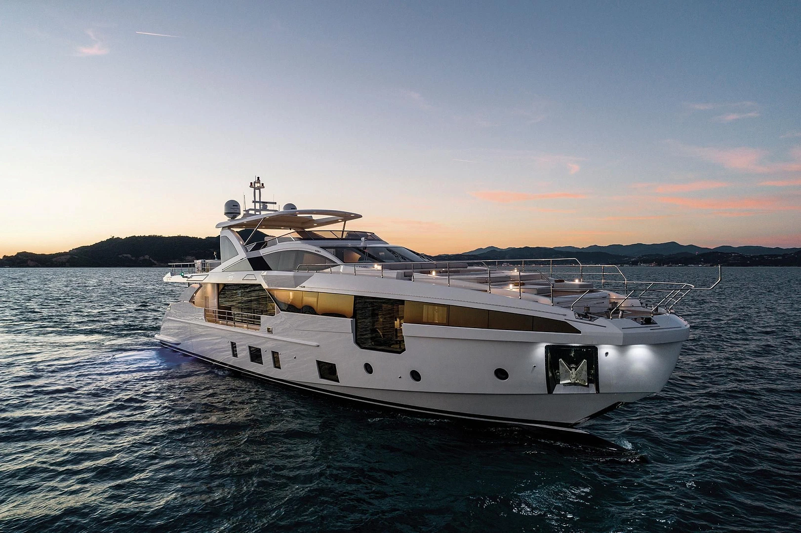 Azimut Grande 32