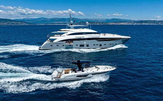 Яхта Princess 40M 2012 3