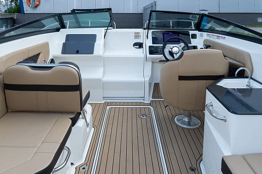 Яхта Sea Ray Sun Sport 230 2023 8