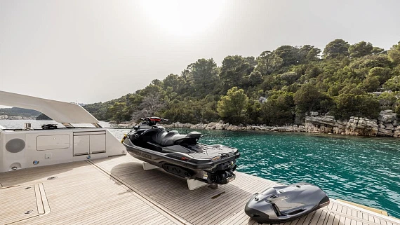 Яхта Sunseeker 90 Ocean 2023 9