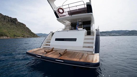 Яхта Princess 64 2012 4