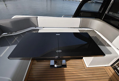 Яхта Sunseeker 65 Sport 2022 4