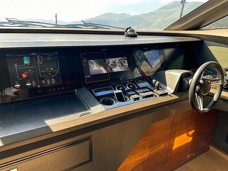 Яхта Princess Y85 2020 9