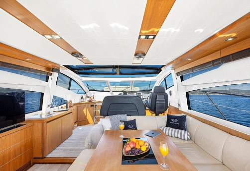 Яхта Sunseeker Predator 64 2011 11