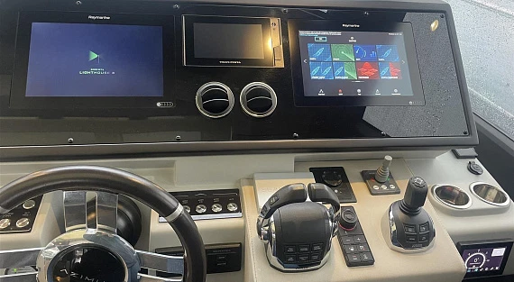 Azimut S6 Sportfly yacht 2019 5