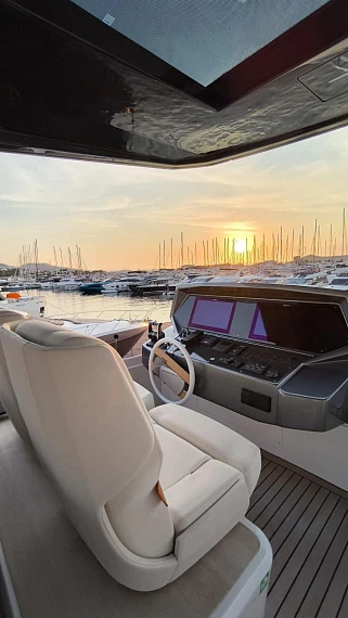 Ferretti 780 yacht 2023 14