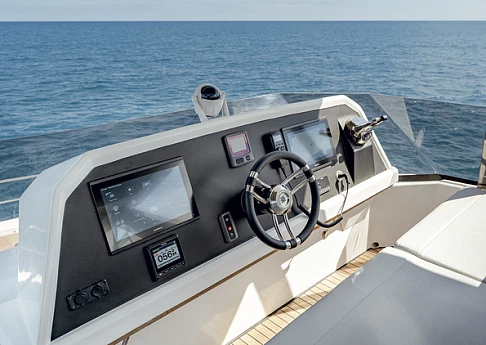 Яхта Aventura 50 MY 2024 3