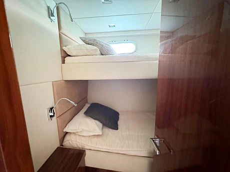 Sunseeker Manhattan 63 yacht 2011 14