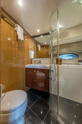 Princess V72 yacht 2016 13