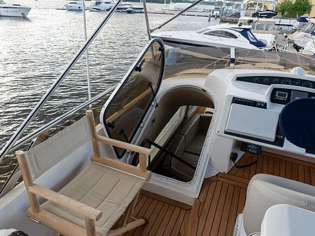 Яхта Princess 67 2008 17