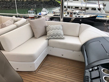 Яхта Princess 88 2018 2