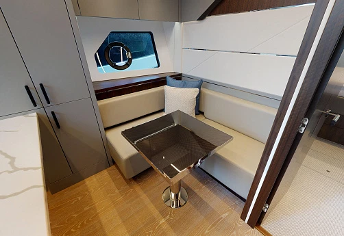 Яхта Sunseeker Predator 74 XPS 2022 12