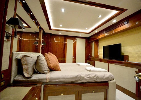 Яхта Sunseeker 30M 2010 14