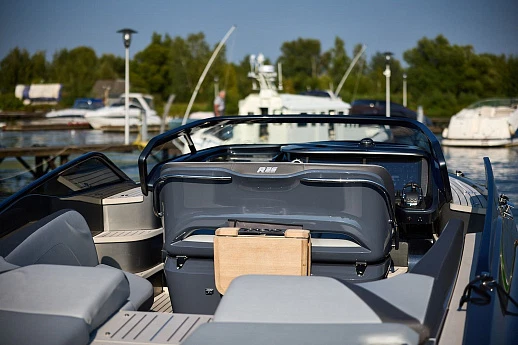 Яхта Princess R35 2021 6