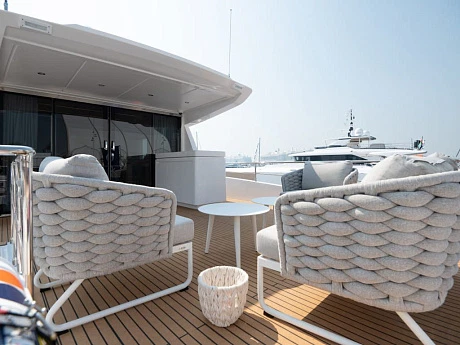Nomad 70 SUV yacht  6