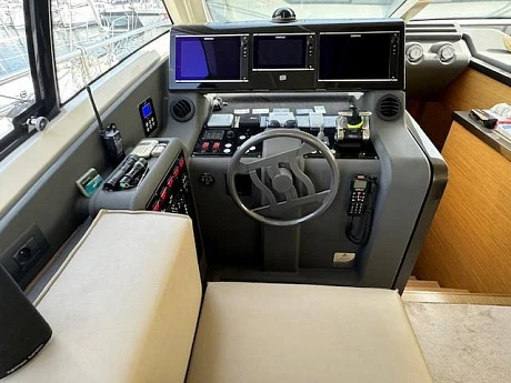 Яхта Ferretti 550 2016 8