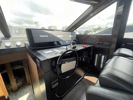 Яхта Ferretti 670 2021 5