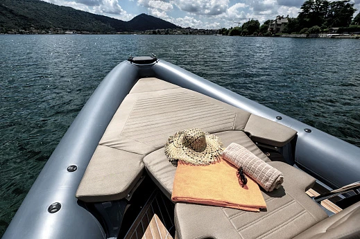 Яхта Strider 800  6