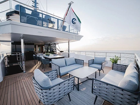 Яхта Majesty 112 Terrace  7