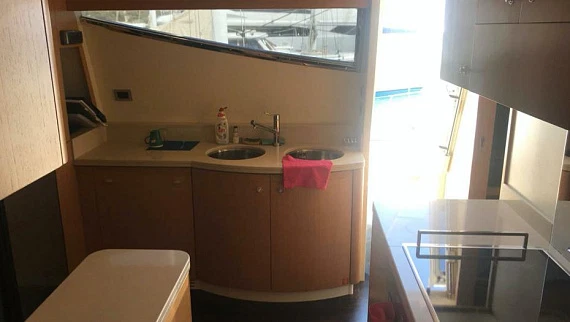 Ferretti 881 yacht 2012 15