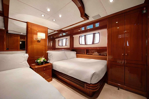 Benetti Legend 85 yacht 2008 9