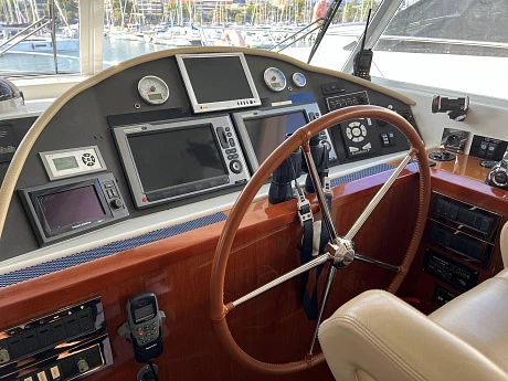 Beneteau Swift Trawler 52 yacht 2012 8