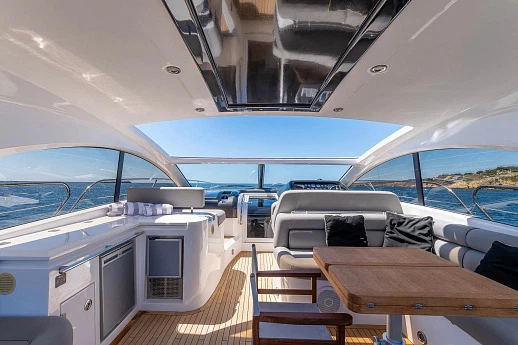 Яхта Sunseeker Predator 60 2010 2