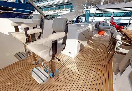 Яхта Sunseeker 95 2023 5