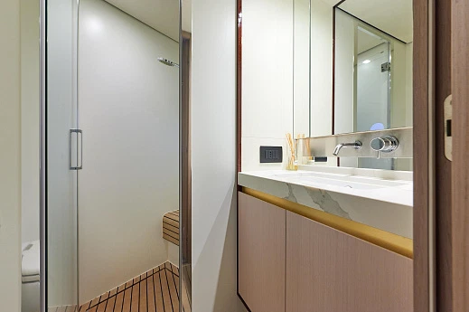 Azimut Fly 60 yacht 2019 6