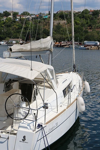 Яхта Beneteau Oceanis 38 2016 3