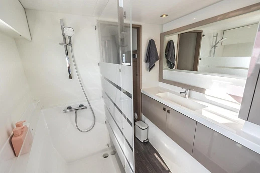 Катамараны Fountaine Pajot Astréa 42 Maestro 2023 4