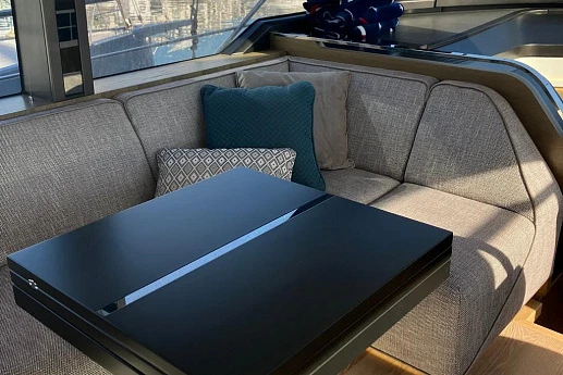 Яхта Sunseeker Sport 65 2022 12