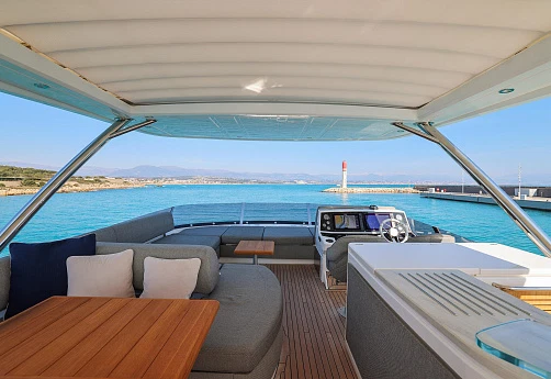 Яхта Sunseeker 76 2020 11