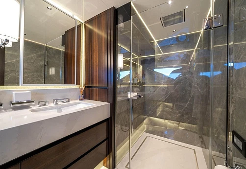 Яхта Sunseeker 90 Ocean 2022 12