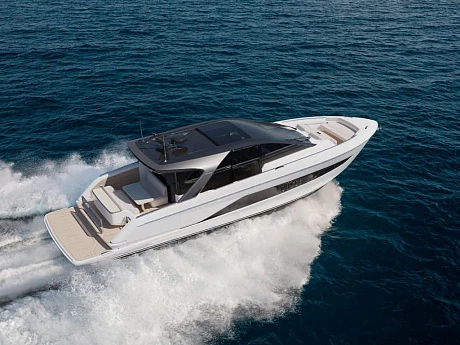 Яхта Princess C48 deck saloon  1