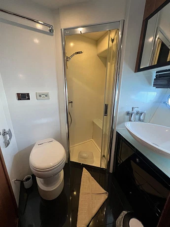 Sunseeker Predator 64 yacht 2011 14