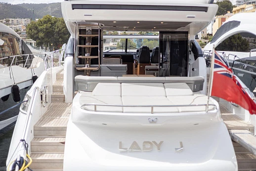 Яхта Princess S62 2023 11