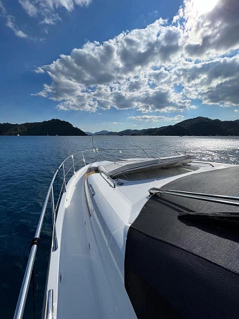 Sunseeker 68 Sport yacht 2014 11