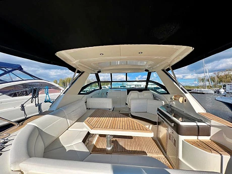 Яхта Sea Ray 320 Sundancer 2019 3