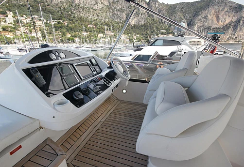Яхта Sunseeker Manhattan 73 2012 8