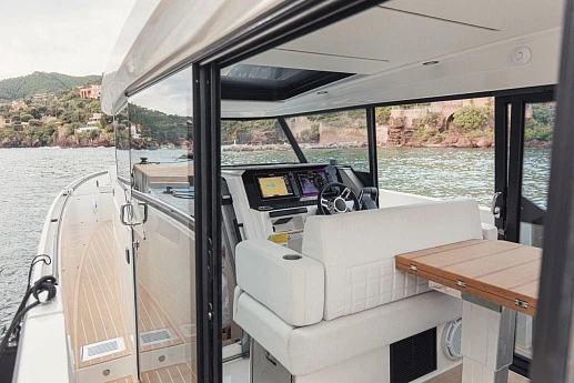 Saxdor 340 GTWA yacht  6