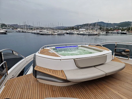 Яхта Princess X95 2021 6