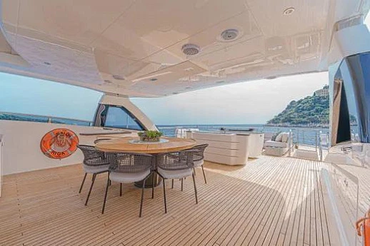 Яхта Princess 35M 2018 10