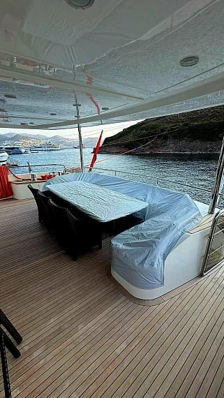 Яхта Princess 95 2011 4