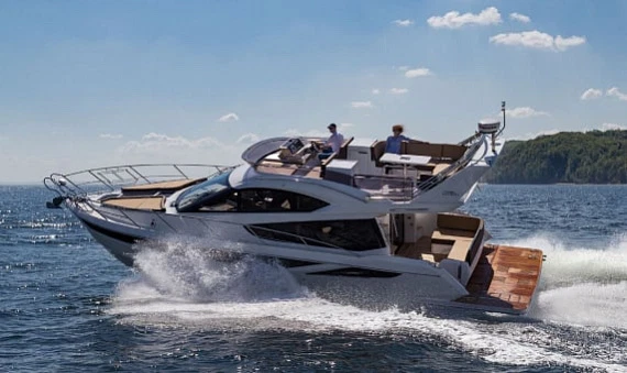 First yacht Sanlorenzo 72Steel 3