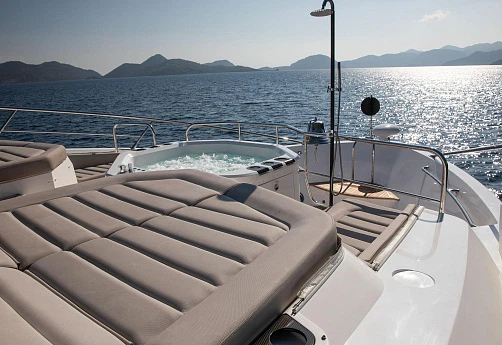 Яхта Sunseeker 116 Yacht 2019 12
