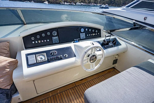 Яхта Azimut 98 Leonardo 2010 12