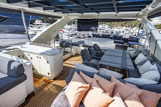 Яхта Azimut 98 Leonardo 2010 10