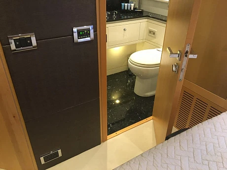 Яхта Sunseeker 88 2011 10