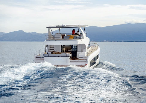 Яхта Aventura 50 MY 2024 4